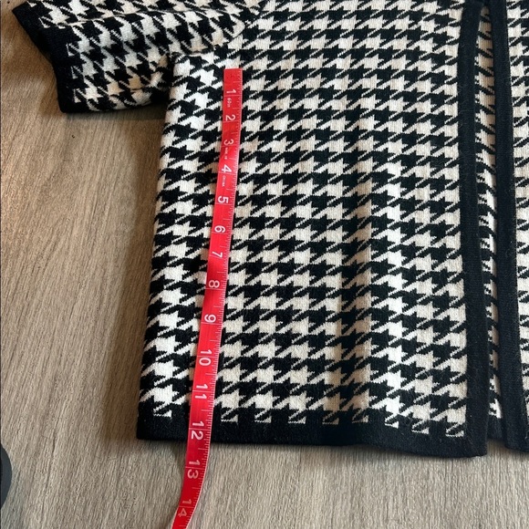 Alexandra Bartlett Black and White Houndstooth Cardigan - Picture 8 of 10